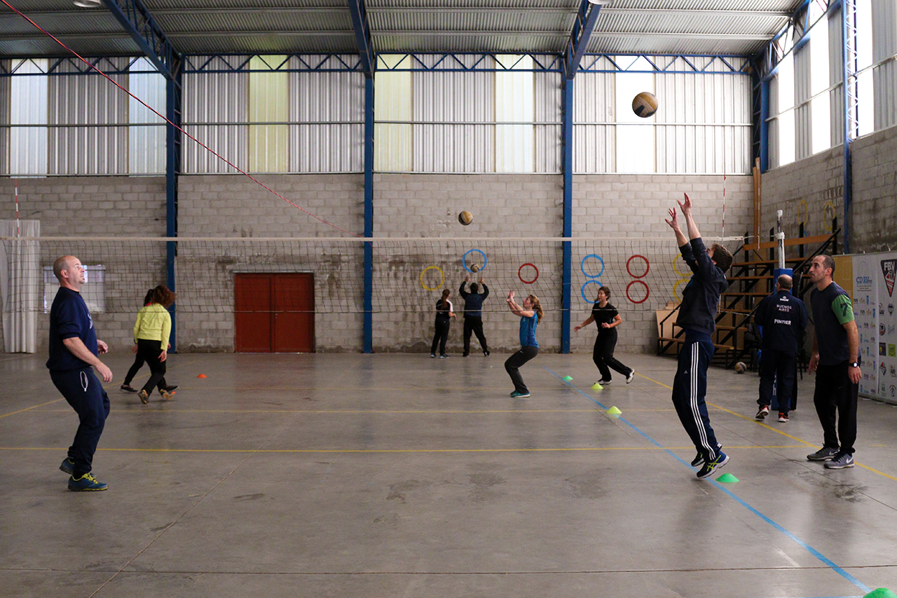 La Subsecretaría de Deportes se encuentra trabajando intensamente con sus programas anuales. Pero también está llevando a cabo capacitaciones y encuentros que reúnen a deportistas, entrenadores y profesores del Partido de Pergamino, y en algunos casos, también de la región.