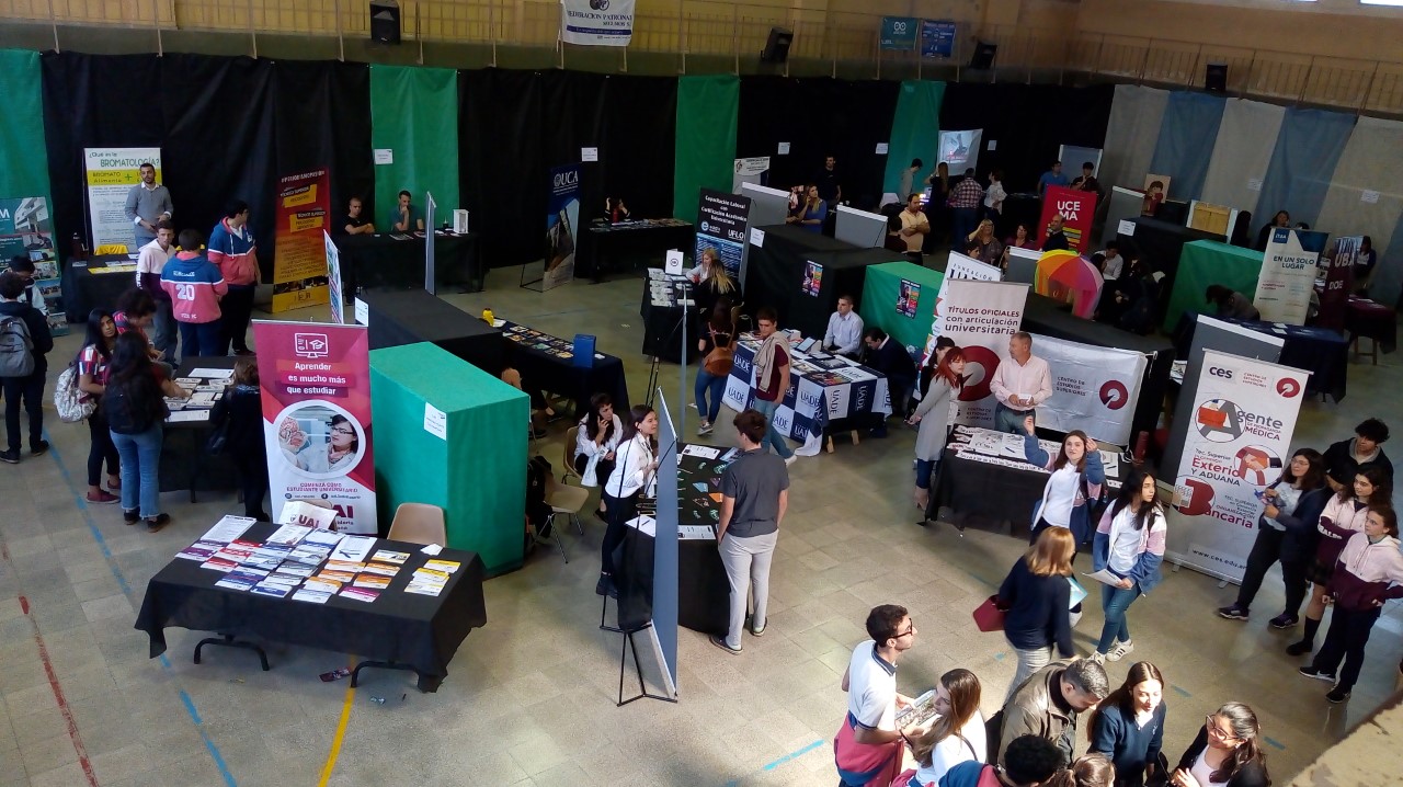 Como todos los años, la ExpoEducativa se realiza en el colegio Del Huerto. La UNNOBA fue la gran ausente durante la mañana. Esperan que lleguen para el cierre de la edición.