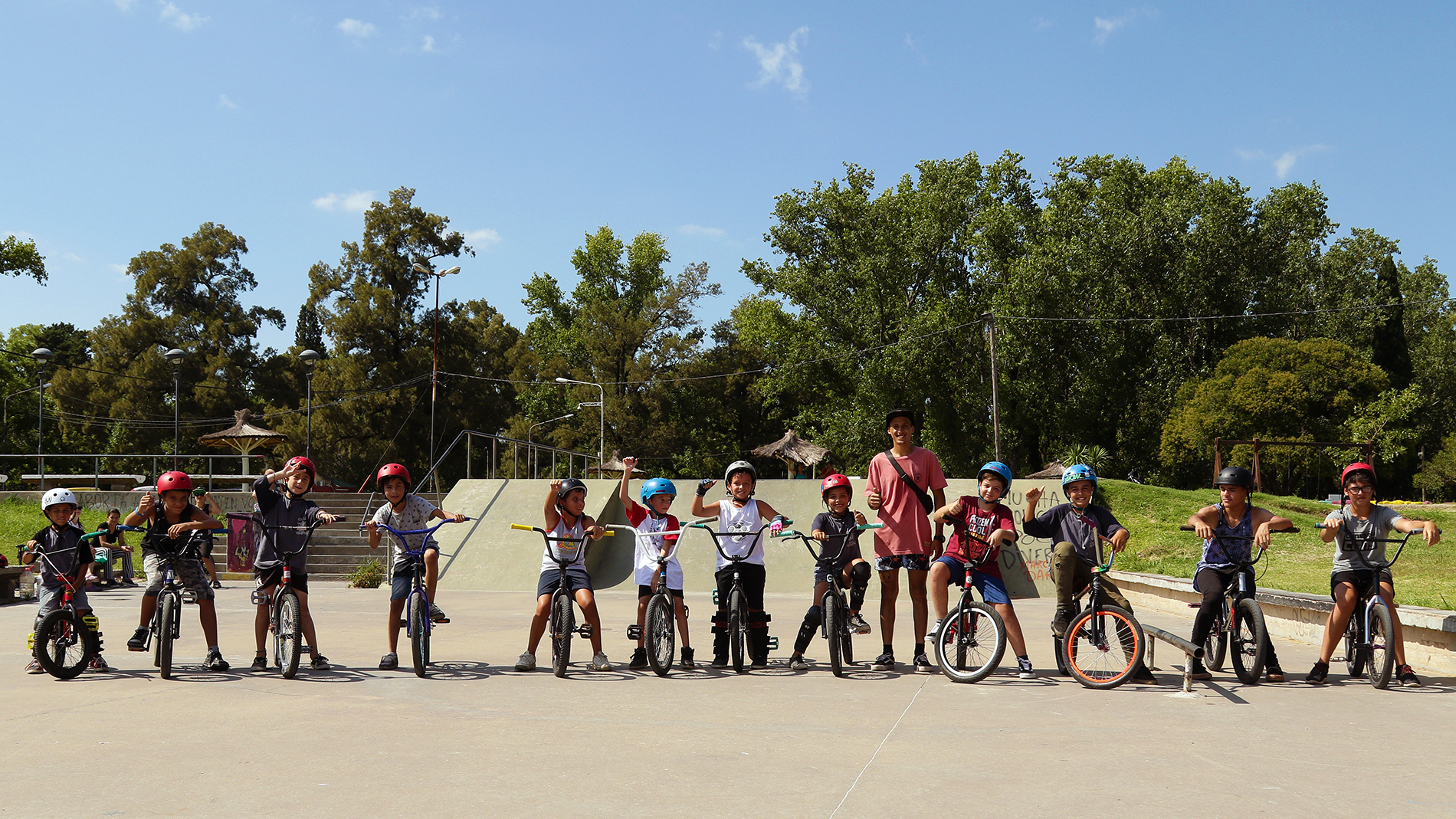 Si bien la Escuela Municipal de BMX funciona todo el año en el Bike Park del Parque General San Martín, en verano las clases se llevan a cabo todos los martes de 9 a 10.30 horas.