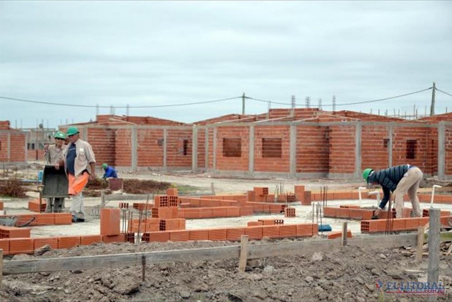 El concejal Cristian Settembrini presentó un proyecto dirigido al instituto de la Vivienda de la Provincia para plantear los problemas habitacionales de la ciudad.