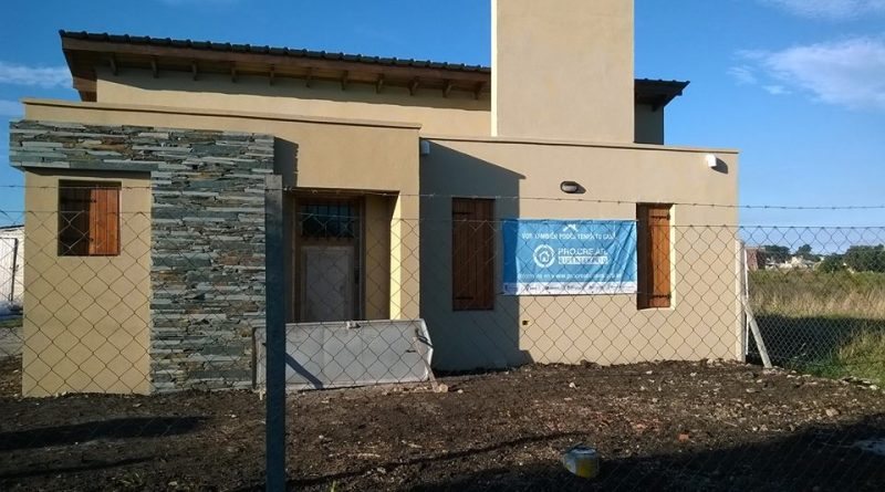 La Secretaría de Vivienda del Ministerio del Interior de la Nación comunicó que hasta el 28 de febrero está abierta la inscripción para quienes deseen adquirir un crédito de ProCreAr para acceder a uno de los 2125 lotes con servicios de infraestructura que se pondrán a disposición en las provincias de Buenos Aires, Santa Cruz y Chubut.