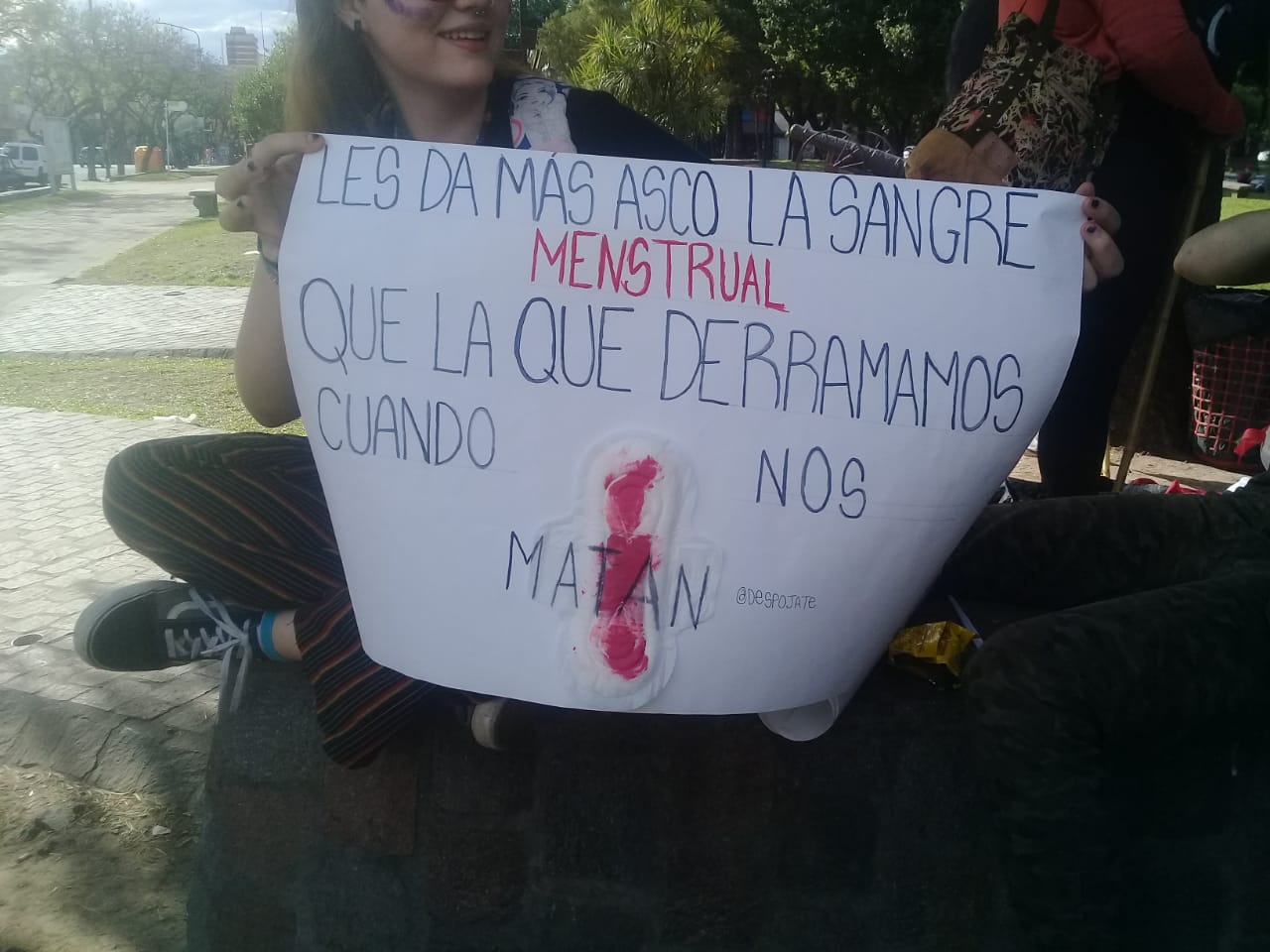 El 25 de noviembre se conmemora el Día de la Eliminación de la Violencia contra la Mujer. En Pergamino se llevaron a cabo actividades, entre ellas la marcha con la lectura de un documento en el Puente de la Mujer.