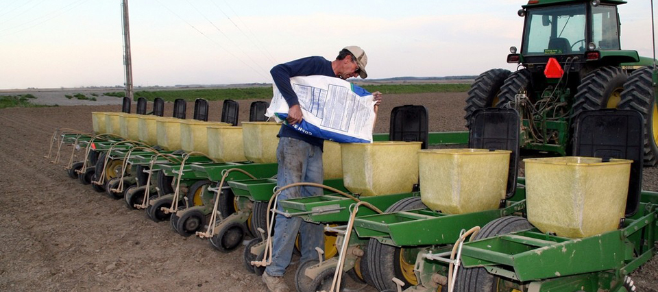 En el marco de una nueva edición de la Mesa Provincial de la Papa, el Ministerio de Agroindustria de la Provincia de Buenos Aires presentó una nueva modalidad de registro que deberán cumplimentar los productores de semillas, a la que podrán acceder a través de la renovada página web de la cartera, que cuenta “con mejor accesibilidad y más beneficios para los usuarios”, según se expresó en un comunicado.