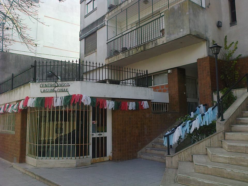 Desde hace tiempo, el Centro Vasco tiene como objetivo difundir y hacer conocer sus costumbres y actividades. Es por eso que en esta oportunidad traen una clase abierta, libre y gratuita en la Plaza 25 de Mayo para este sábado.