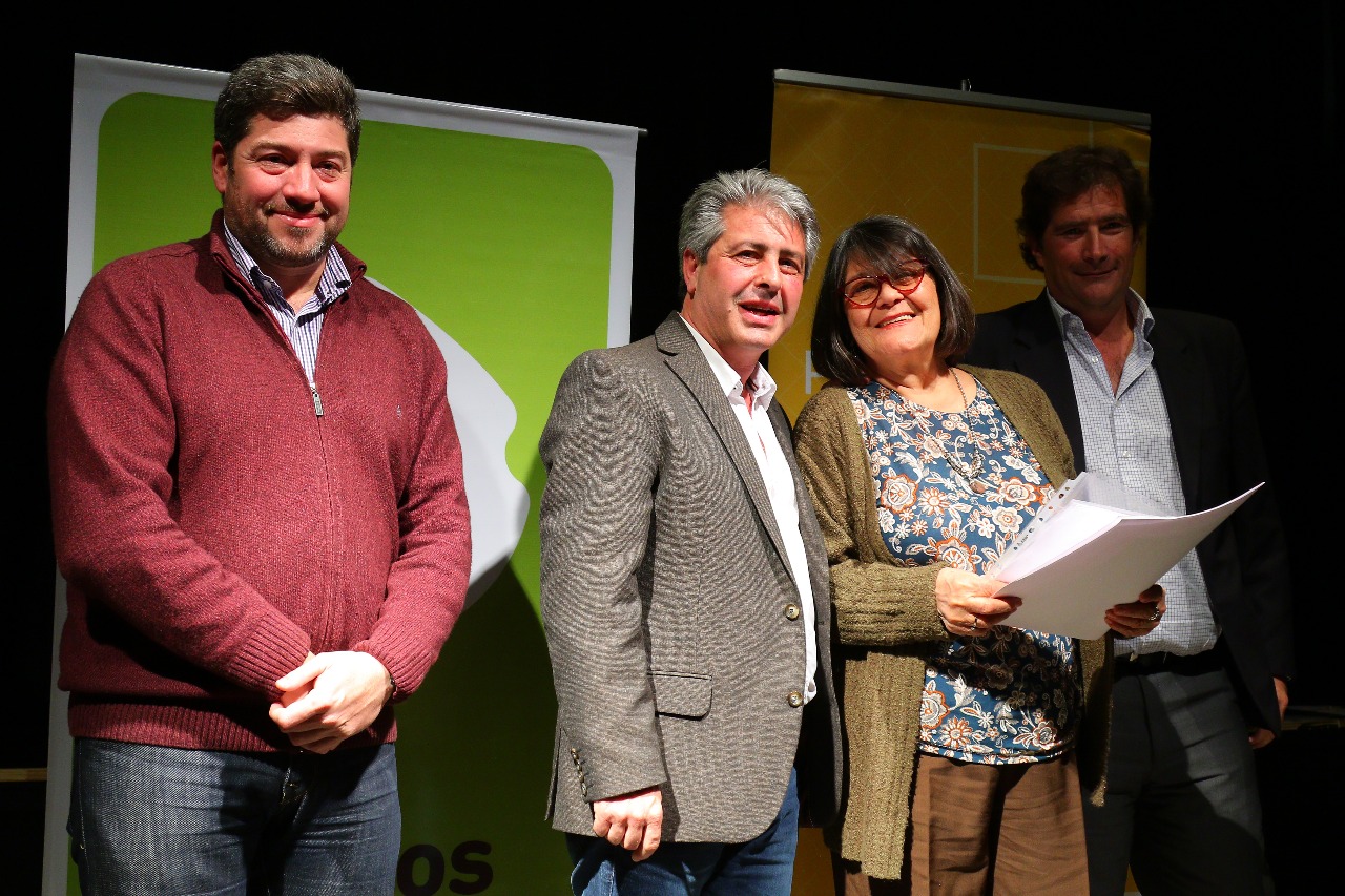 Sobre el eje planteado desde un comienzo por la gestión de Javier Martínez de “recuperar el tiempo perdido”, se hizo entrega de 67 títulos de propiedad que vienen a saldar una importantísima deuda social para con los pergaminenses.