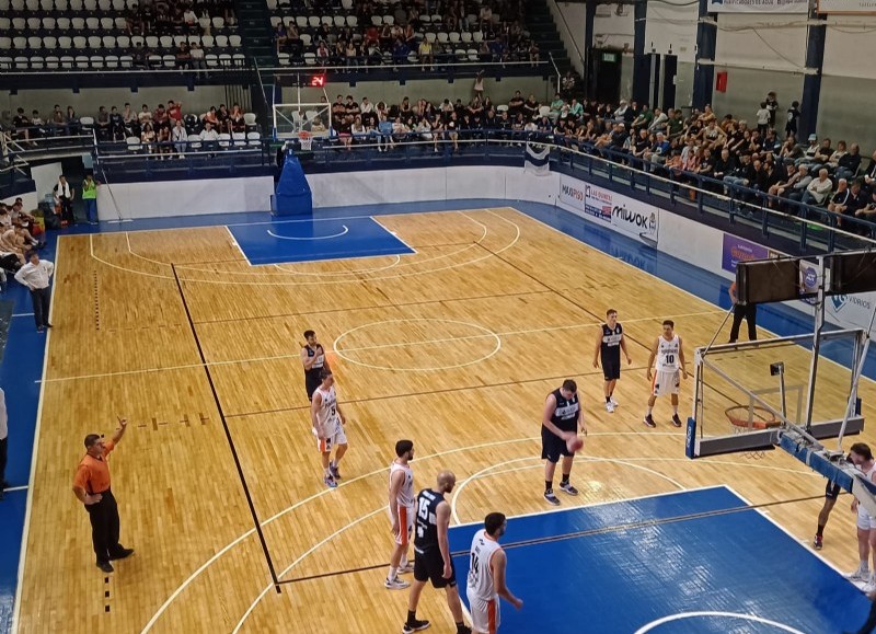 Gimnasia llegó al encuentro tras hilvanar tres victorias consecutivas en el Polideportivo Víctor Nethol ante Pico FC, Deportivo Viedma y Racing de Chivilcoy, por lo que la ilusión de continuar en lo más alto era enorme.