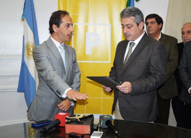 En la imagen, junto al intendente Martínez.