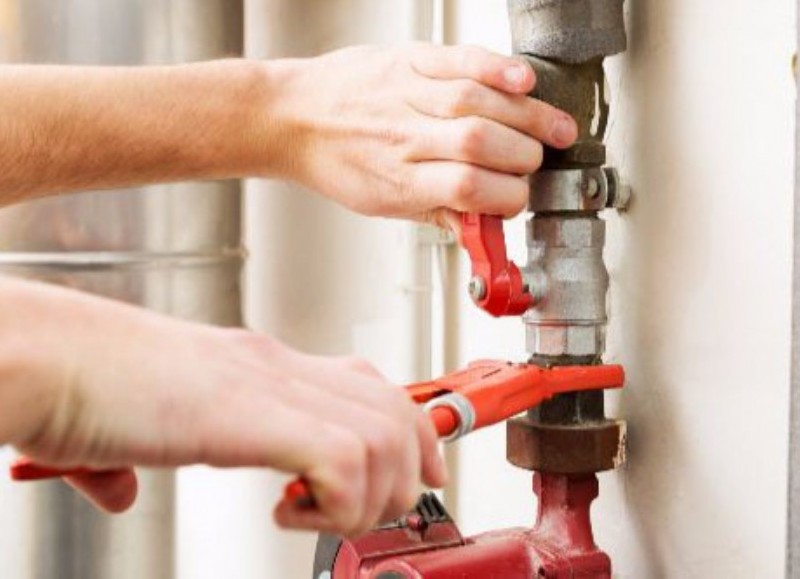 Auxiliar en instalaciones de gas, una de las opciones.
