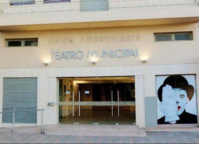 Teatro Unión Ferroviaria, capacidad de 200 personas.