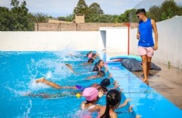 Verano en los CDC: los chicos de los pueblos también aprenden a nadar