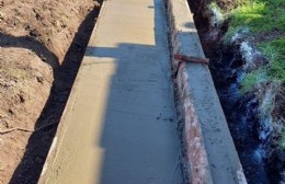 Obra de cordón cuneta en Guerrico
