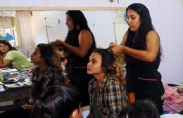 Exitosa apertura del taller de peluquería en Villa San José