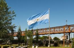 El Viaducto ya se llama "Héroes del Crucero ARA General Belgrano"
