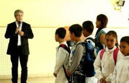 Martínez acompañó el inicio del ciclo lectivo en la Escuela Primaria Nº 18