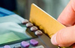 Jorge Santiago celebra “la quita del 15 % del IVA” en las compras con tarjeta de débito