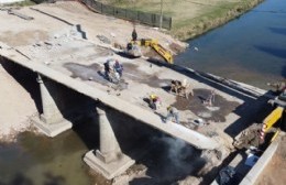 Comenzó la demolición del antiguo Puente Colón