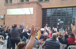 Fuerte aumento de la luz: vecinos autoconvocados se concentran en Plaza Merced