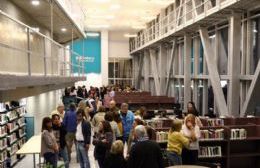 Ya se mudaron 6 mil de los 150 mil libros de la Biblioteca Menéndez