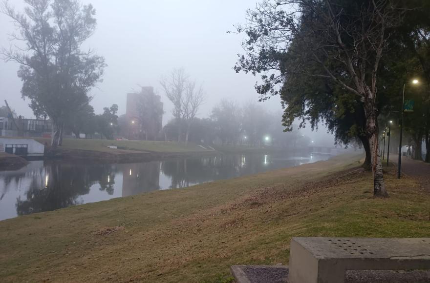 Persiste el mal tiempo y los alertas por niebla en toda la regi&oacute;n