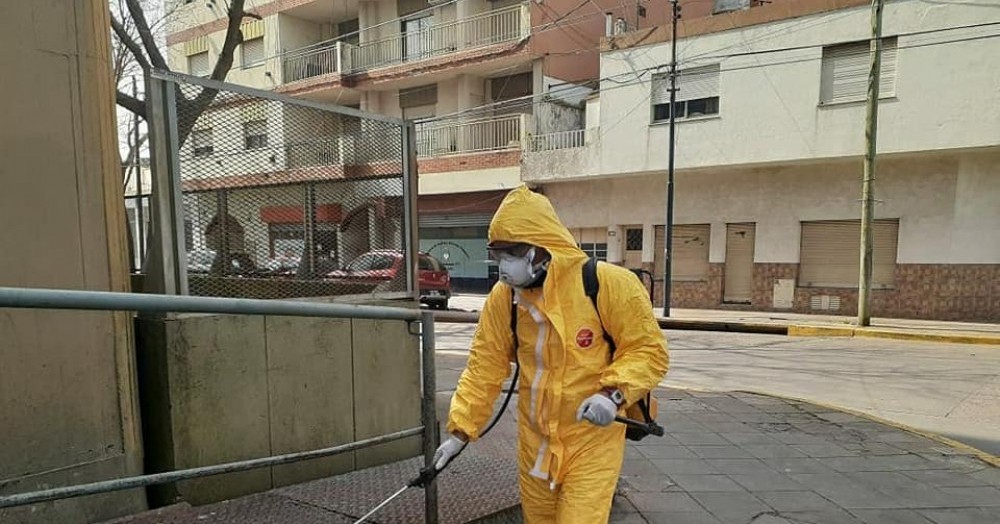 Labores de desinfección en la vía pública.