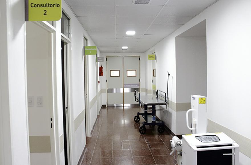 El Hospital San José incorporó 10 nuevas camas eléctricas y una camilla especial