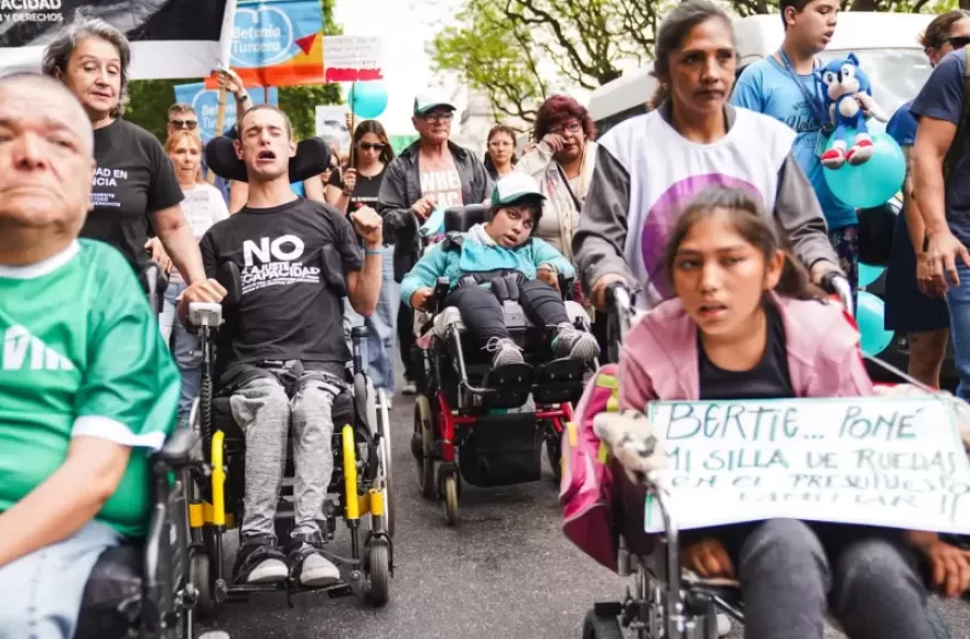 Personas con discapacidad, familiares, trabajadores, profesionales y organizaciones del sector se movilizarán este jueves 15 de octubre frente al Congreso de la Nación.