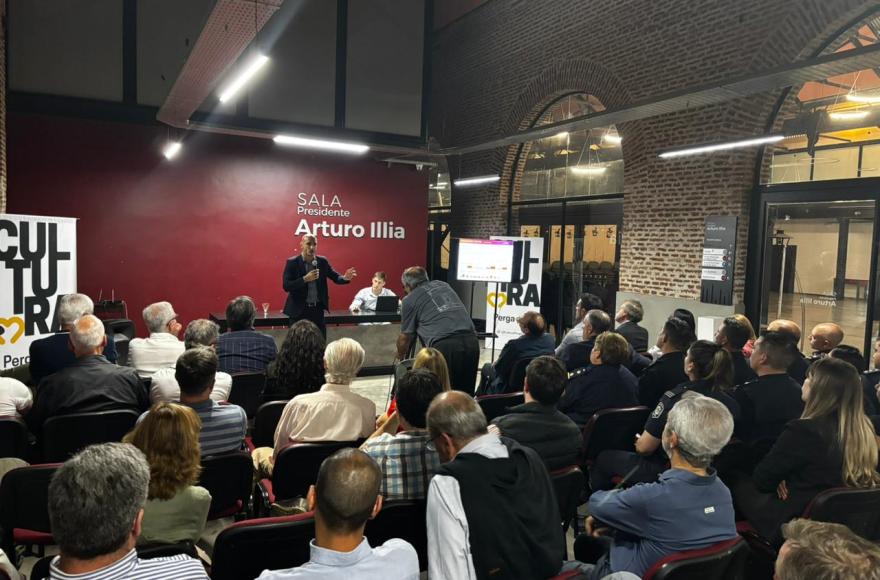Charla sobre narcotráfico y seguridad