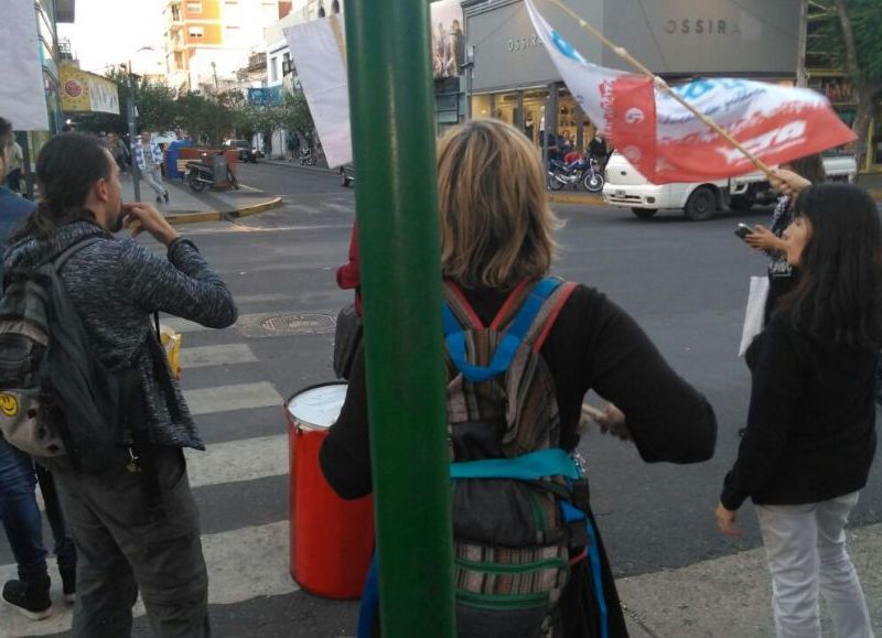 Ruidazo en defensa de la educación.