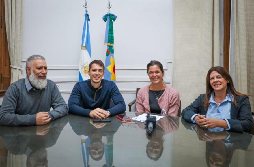 Eugenio Petinari, Martín Grivarelo, Laura Lacerda y Romina Viale encabezaron la presentación del evento.