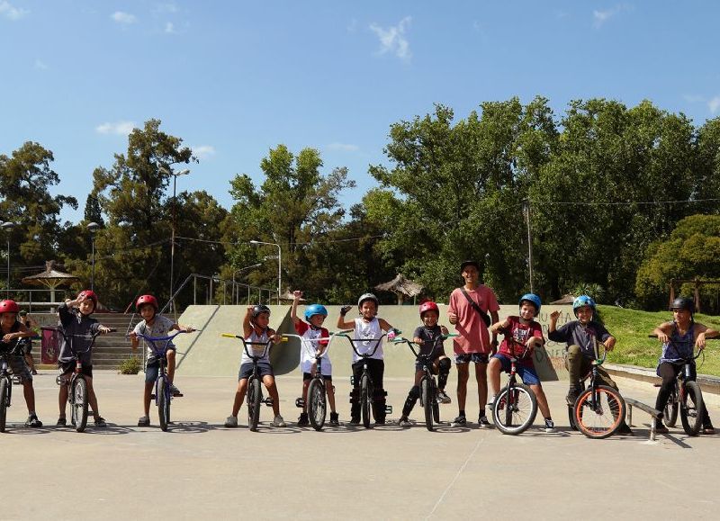 “Volamos con la bici”.