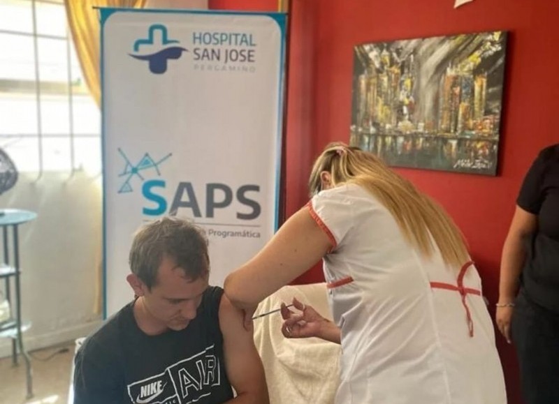 El hospital San José continua con las jornadas itinerantes de vacunación por los barrios, en esta oportunidad estarán en barrio Santa Julia.
