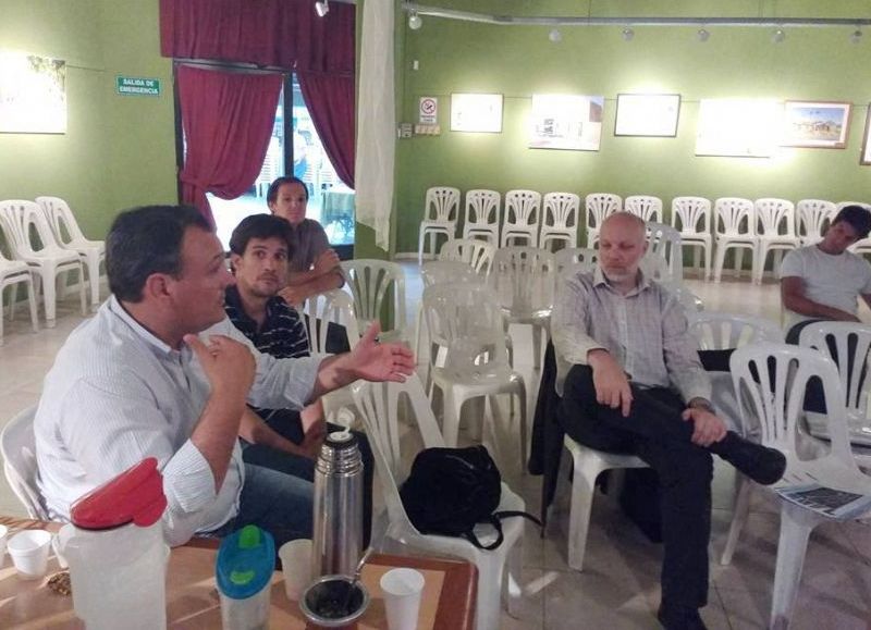 l intendente Olaeta junto a autoridades municipales.