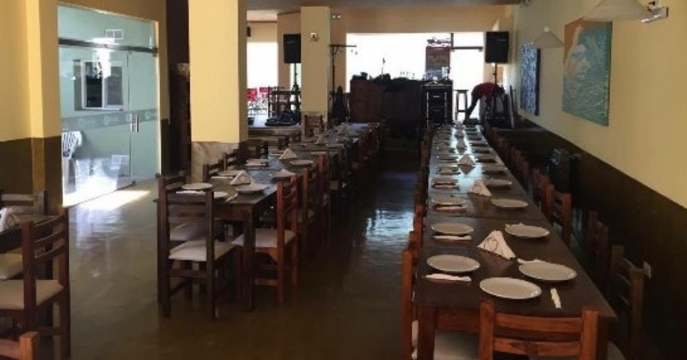 Los comercios gastronómicos todavía no fueron autorizados a prestar sus servicios.