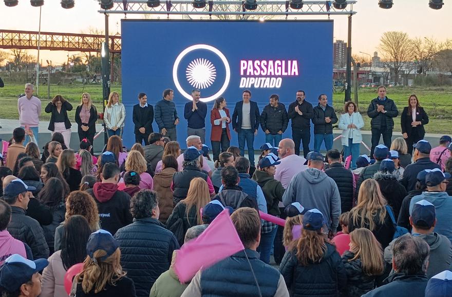 Estuvieron presentes los hermanos Passaglia, Román Bouvier y los candidatos de todos los distritos.