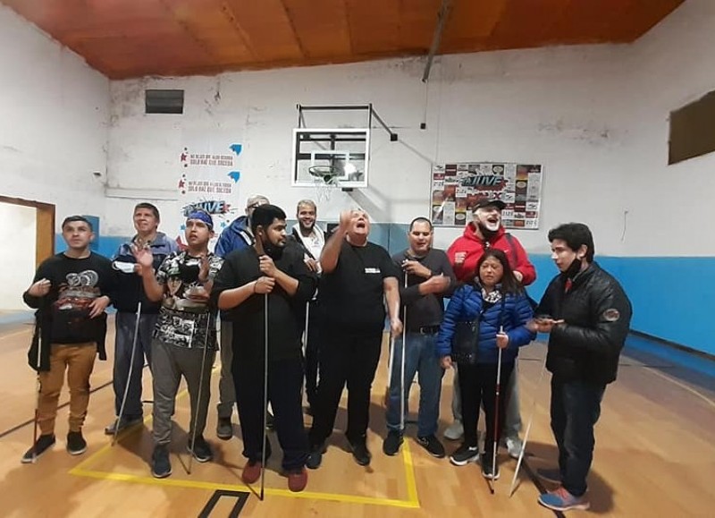 La primera cancha se inauguró en el Club Juventud.