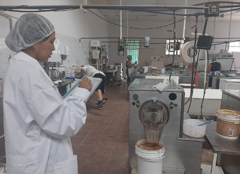 La Dirección de Bromatología de la Municipalidad de Pergamino continúa llevando a cabo el Programa Heladerías Seguras, que consiste en auditar y tomar muestras en las fábricas de helados instaladas en nuestra ciudad.