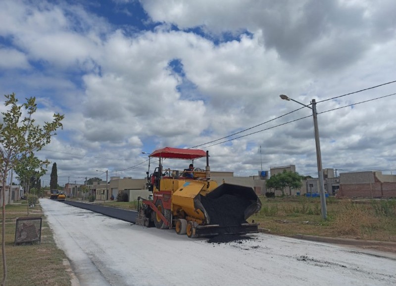 Con la intención de llegar a todas las calles de la ciudad, la Municipalidad sigue trabajando para el vecino.