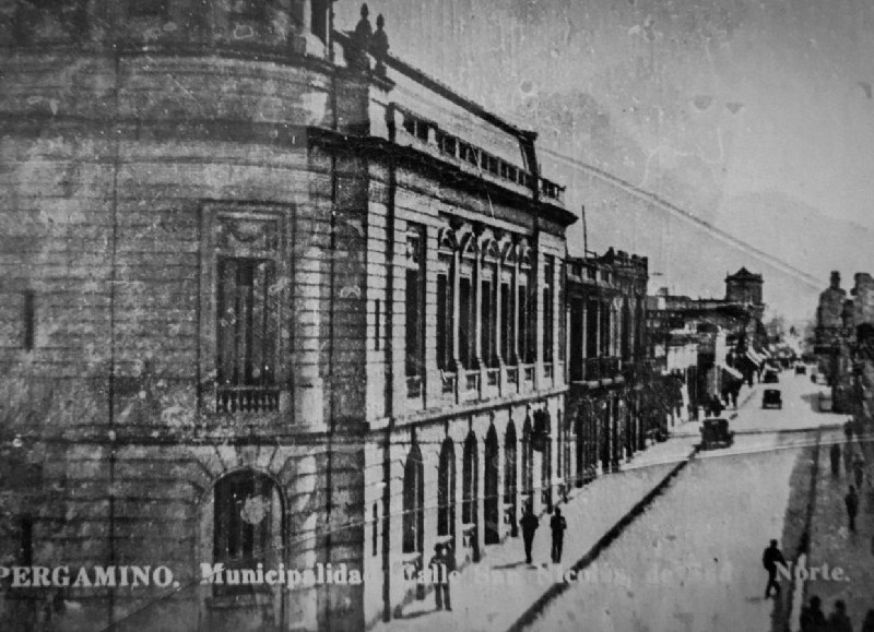 Imagen de antaño de la Municipalidad.