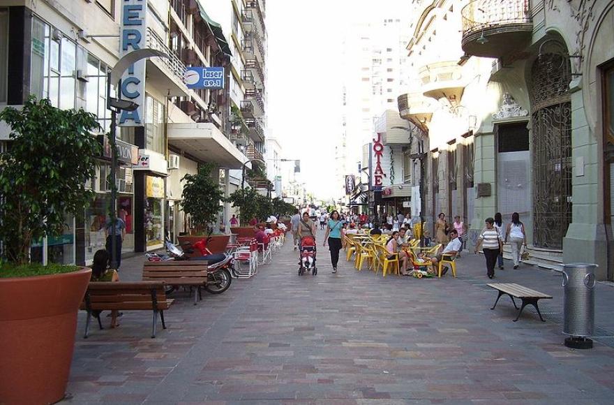 Arquitectos autoconvocados cuestionan obras en la peatonal y la Plaza 25 de Mayo