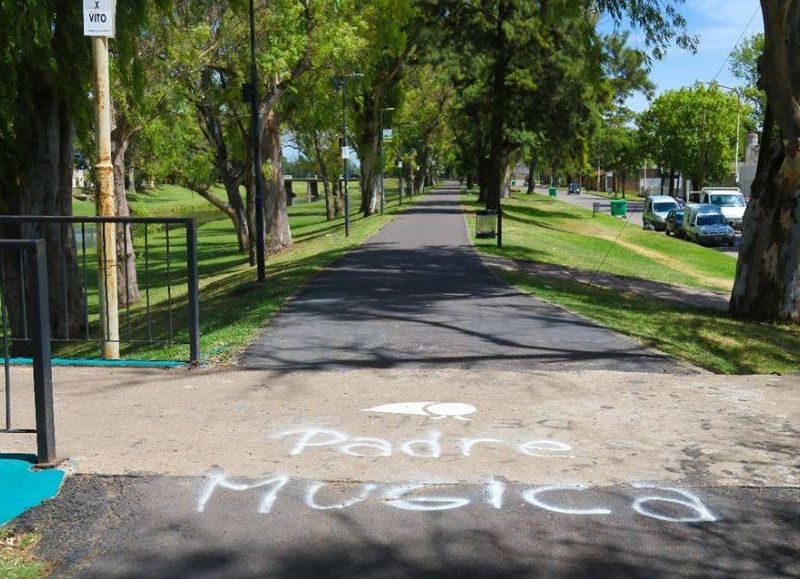 Pintadas en el terraplén.