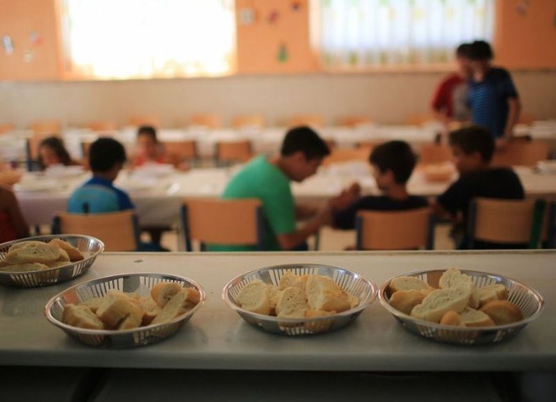 Muchos reciben en la escuela la única comida del día.