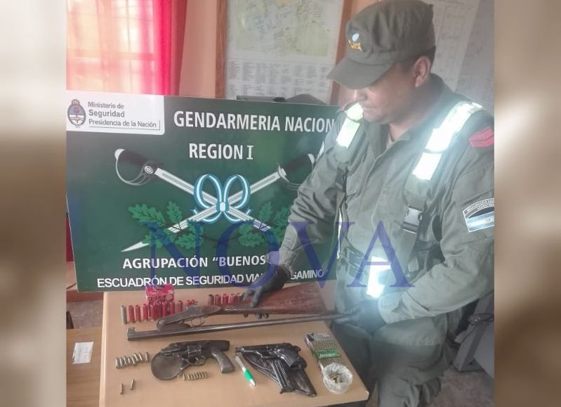 Armas incautadas en el procedimiento. (Foto: NOVA)