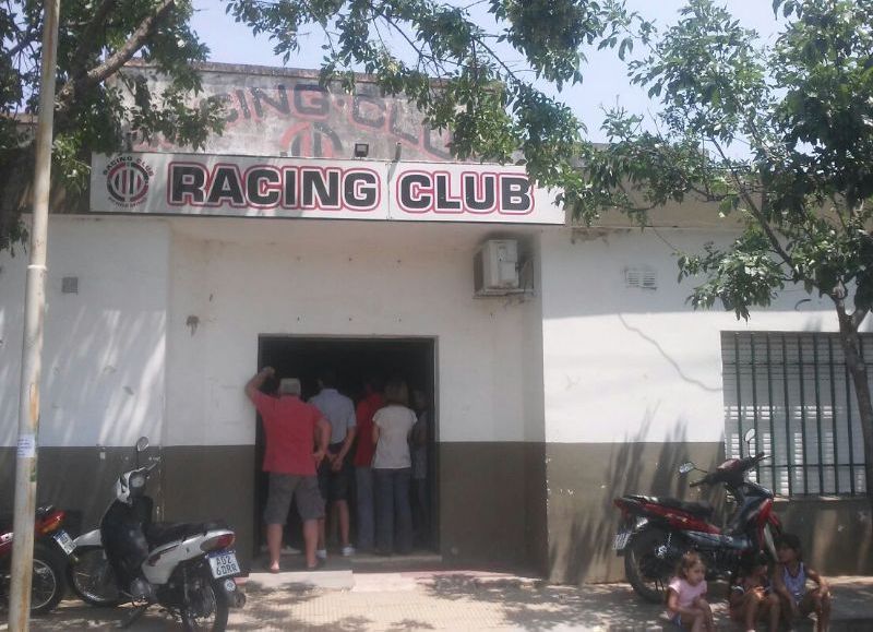 Concentración en el Club Racing.