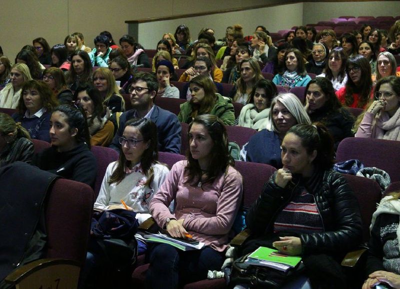 El encuentro tuvo lugar en el Teatro Unión Ferroviaria.