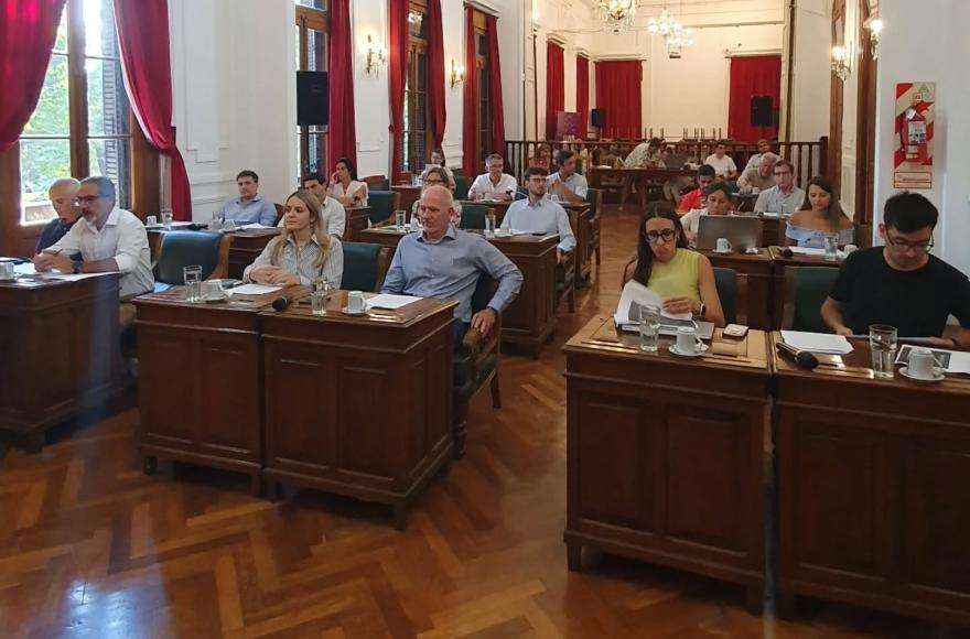 Polémica por la actualización salarial: el oficialismo no acompañó y el Ejecutivo podría vetar la ordenanza