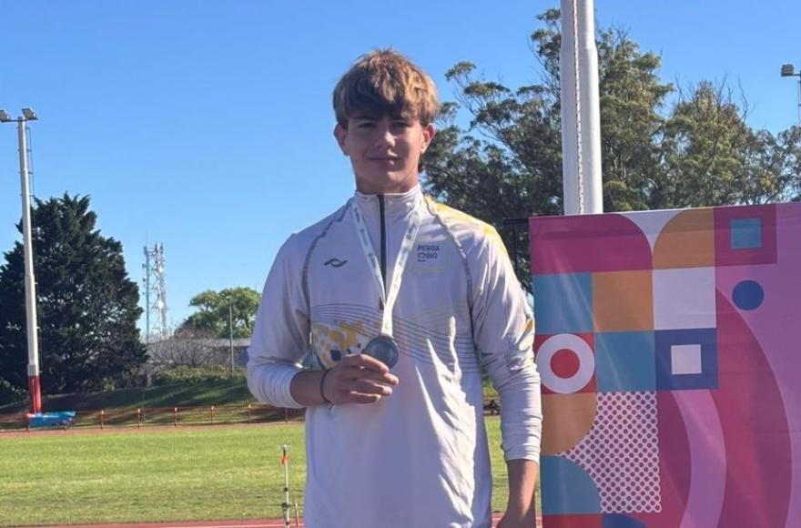 Ulises Lozano logró la medalla de bronce al quedar en segundo puesto en categoría Sub 14 escolar.