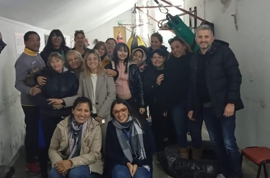La escuela funciona martes y jueves de 14 a 16 en el Gimnasio Municipal.