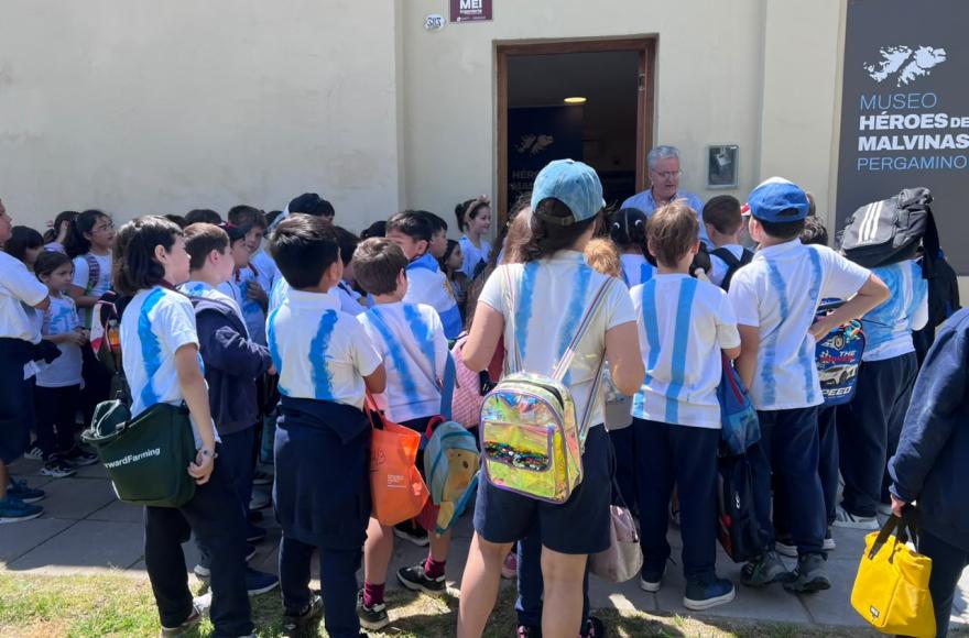 Alumnos de TEAMS y del Hogar de Jes&uacute;s visitaron espacios culturales