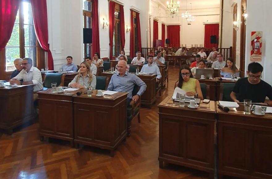 El veto por salarios se trabajará en comisión