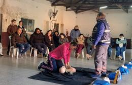 Capacitación en Urquiza sobre RCP y uso de DEA